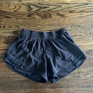 Lululemon Hotty Hots 4” Black